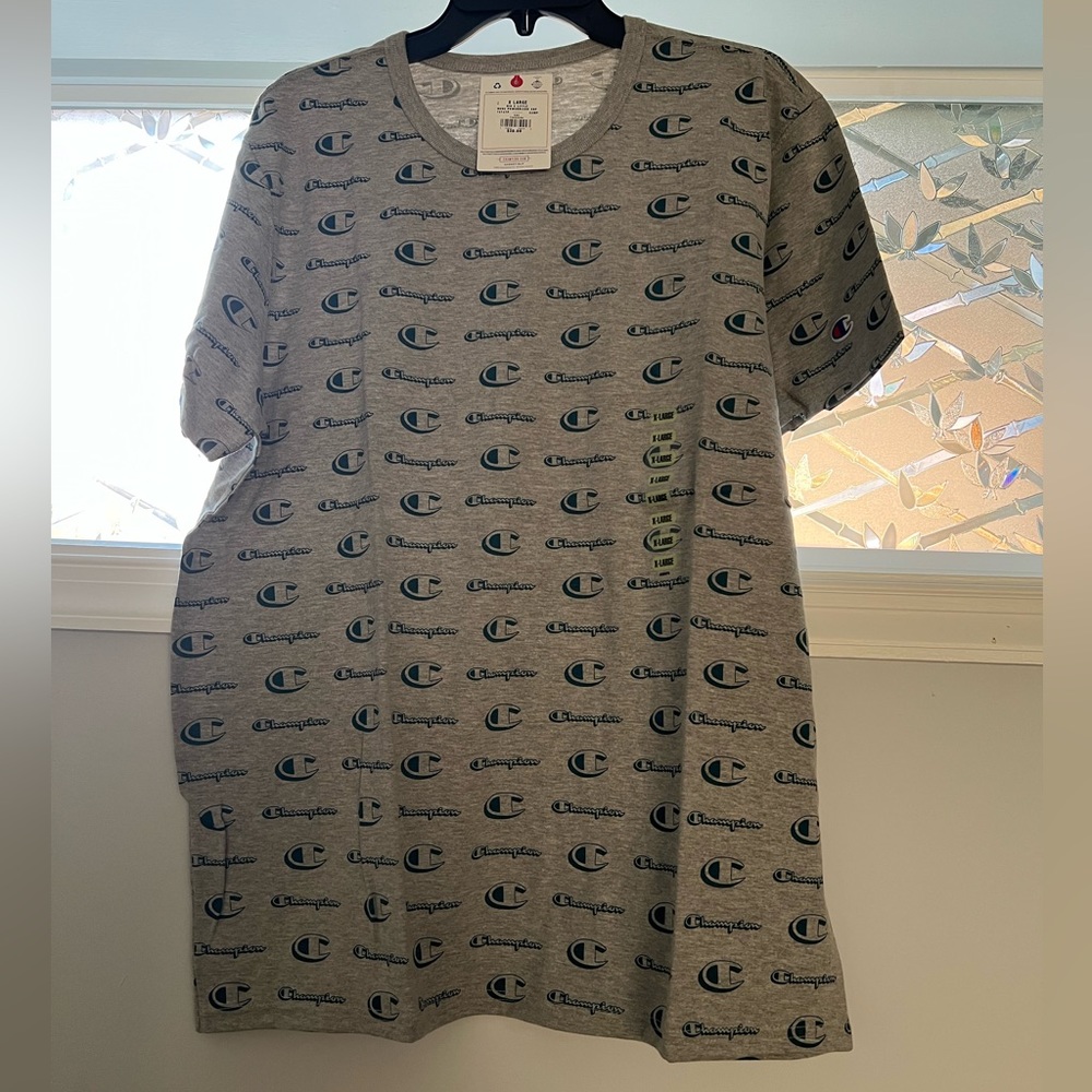 - Mens sportstyle logo tee